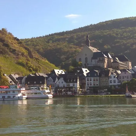 Apartment Gaestehaus Lavendel An Der Mosel Senheim